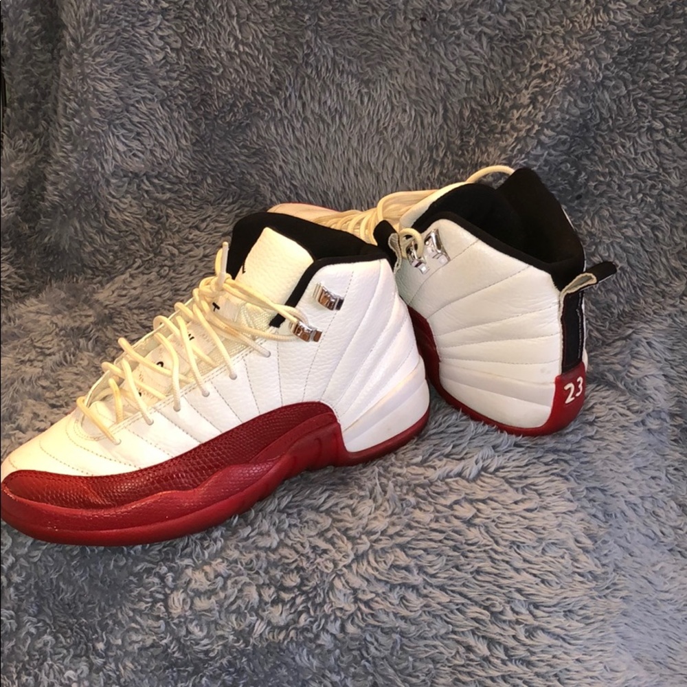 Nike air Jordan’s retro 12s size 5.5 in boys
